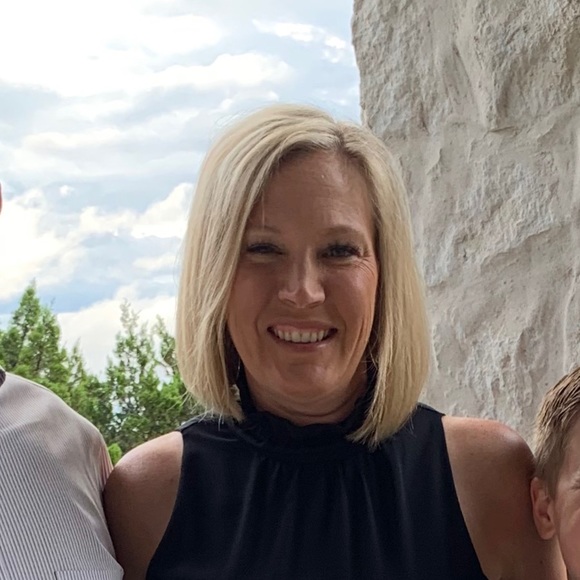 Meet your Posher, Melissa - Picture 1 of 1